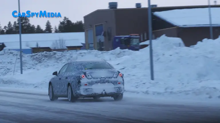 Mercedes EQA Sedan prototipo Scandinavia - 11