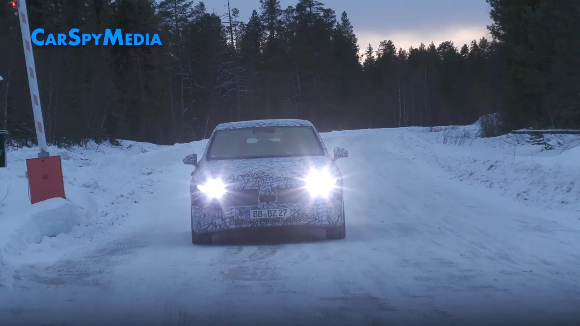 Mercedes EQA Sedan prototipo Scandinavia - 4