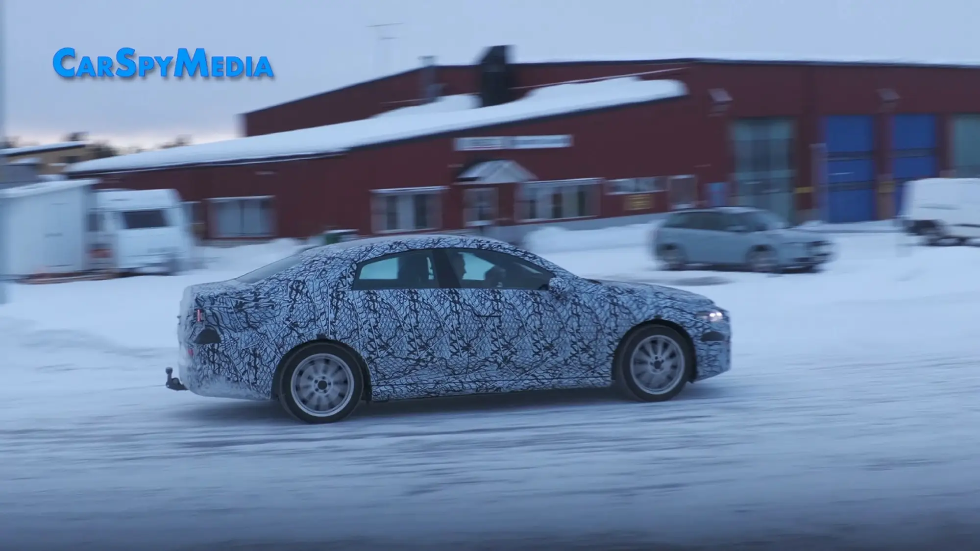 Mercedes EQA Sedan prototipo Scandinavia - 1