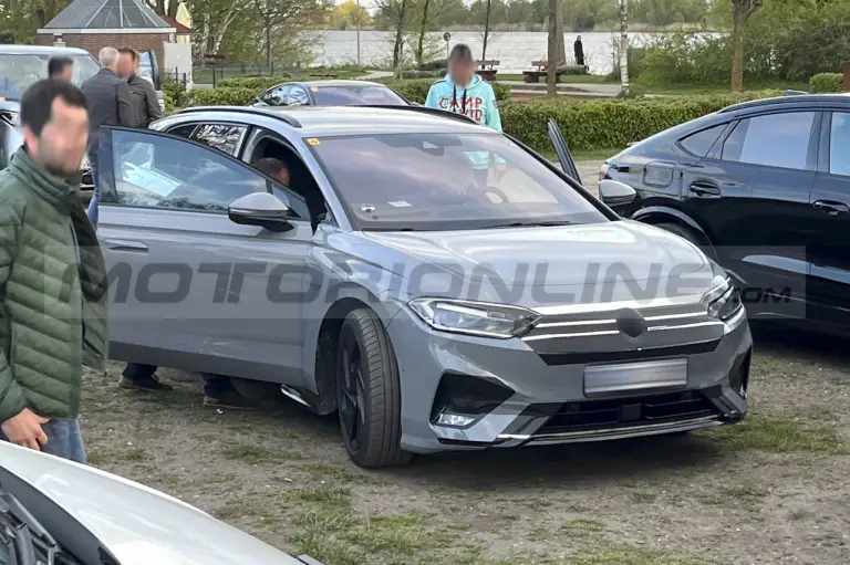 Volkswagen ID.7 Variant - Foto Spia 08-05-2023 - 4