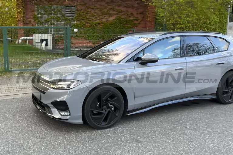 Volkswagen ID.7 Variant - Foto Spia 08-05-2023 - 3