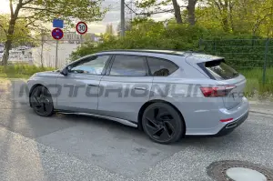 Volkswagen ID.7 Variant - Foto Spia 08-05-2023 - 2