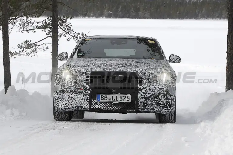 Mercedes-AMG E 53 2024 - Foto Spia 10-05-2023 - 1