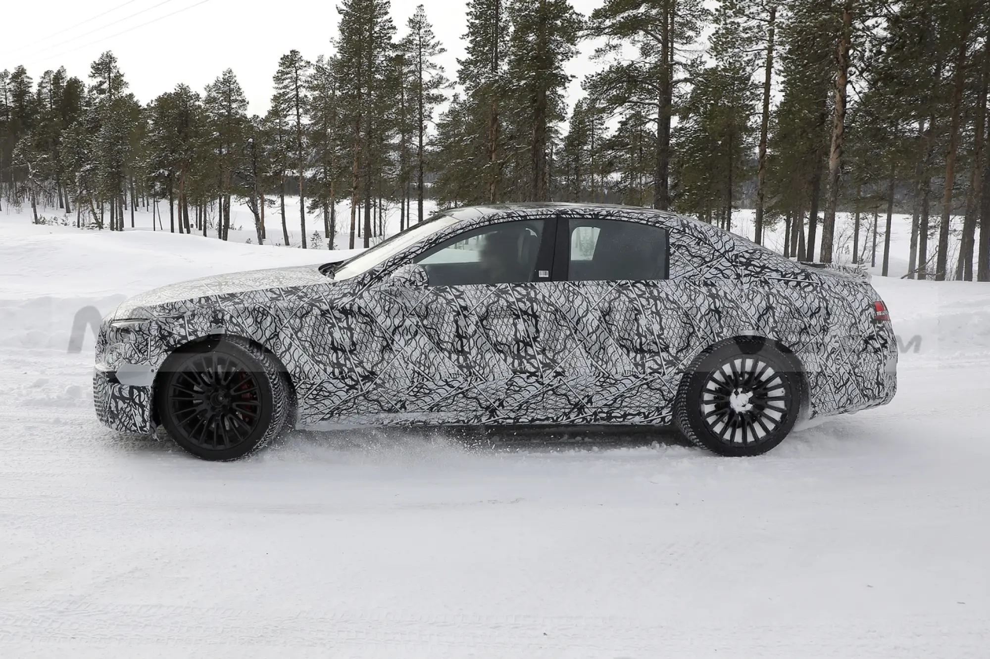 Mercedes-AMG E 53 2024 - Foto Spia 10-05-2023 - 2