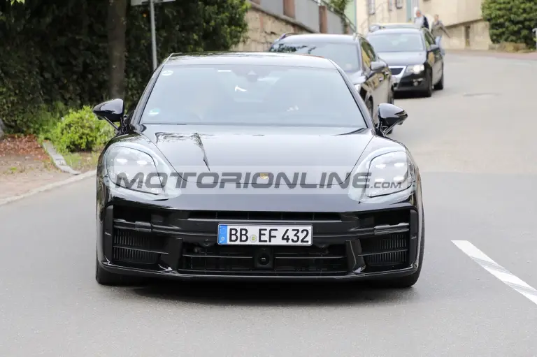 Porsche Panamera - Foto spia 11-5-2023 - 1