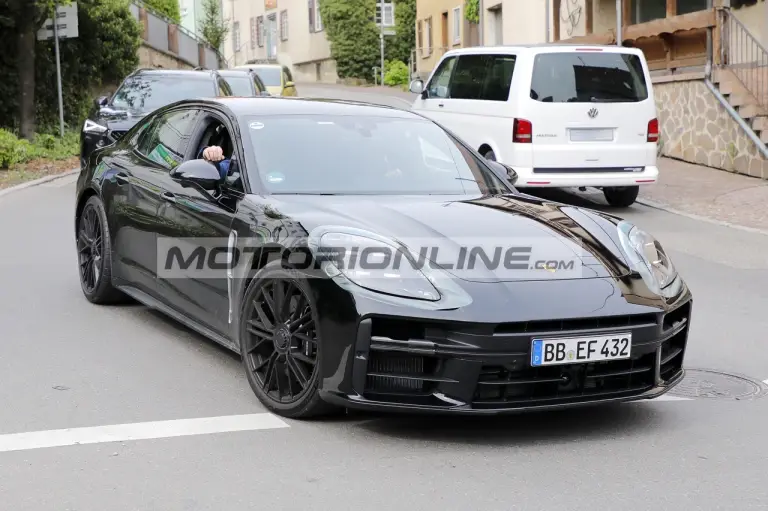 Porsche Panamera - Foto spia 11-5-2023 - 3