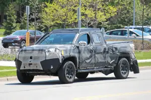Toyota Tacoma Trailhunter 2024 - Foto Spia 12-05-2023 - 4