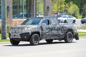 Toyota Tacoma Trailhunter 2024 - Foto Spia 12-05-2023 - 2