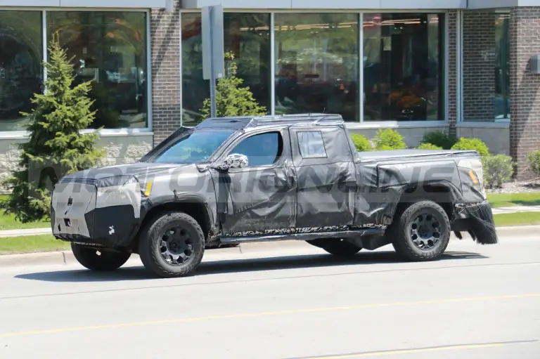 Toyota Tacoma Trailhunter 2024 - Foto Spia 12-05-2023 - 12