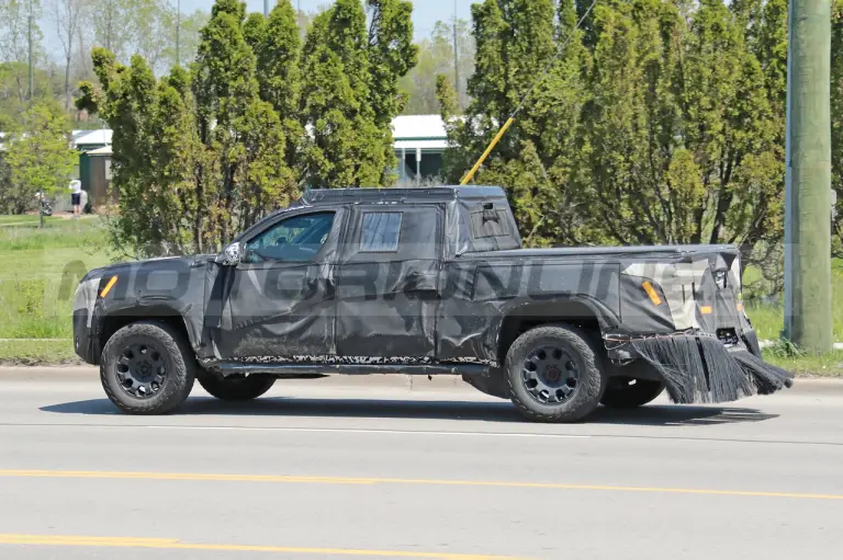 Toyota Tacoma Trailhunter 2024 - Foto Spia 12-05-2023 - 10