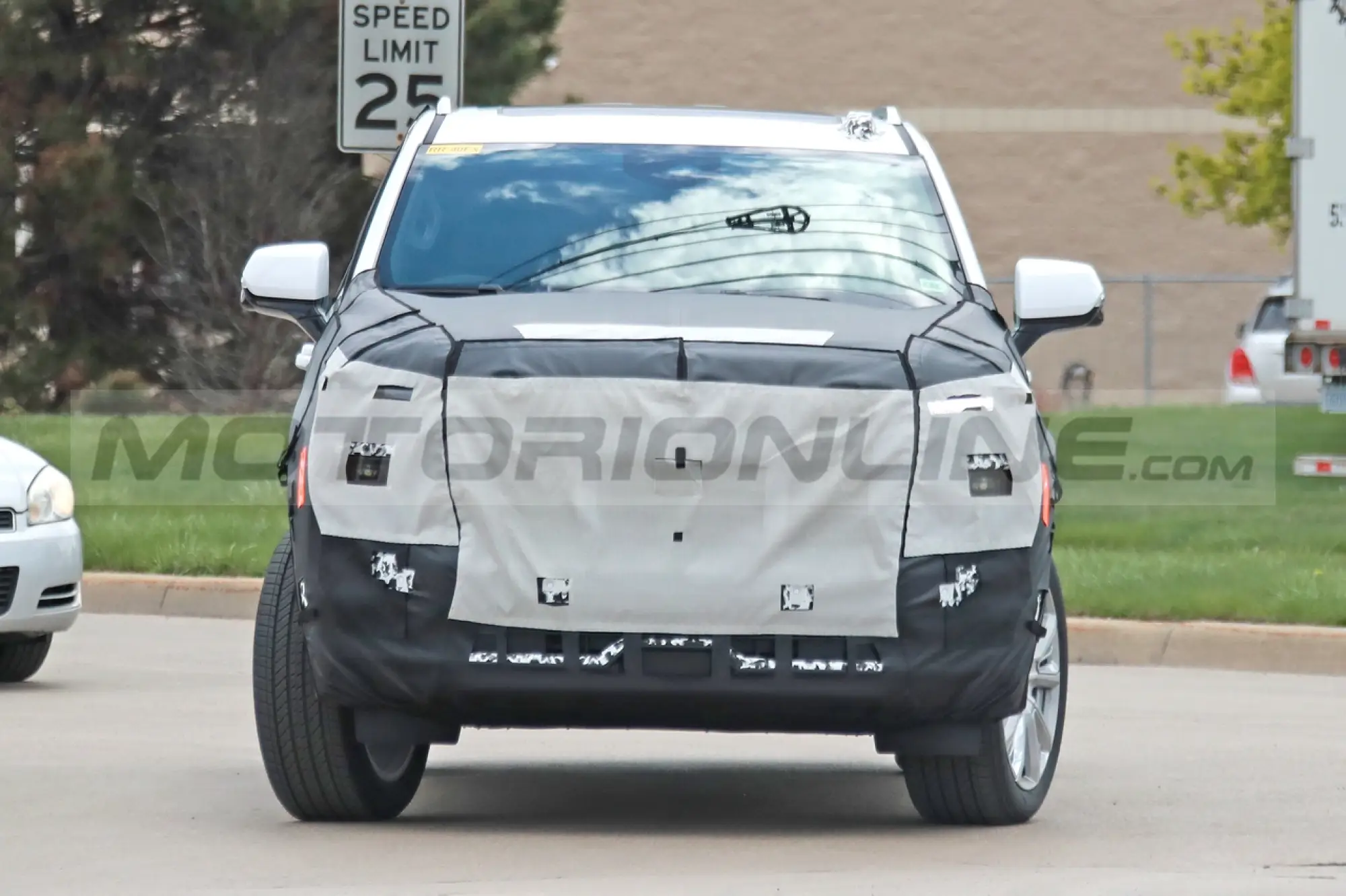 Chevrolet Tahoe High Country 2024 - Foto Spia 12-05-2023 - 1