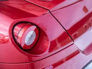 Ferrari SA Aperta 2011 asta