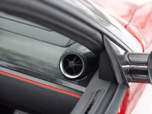 Ferrari SA Aperta 2011 asta