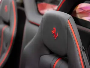 Ferrari SA Aperta 2011 asta
