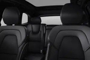 Volvo XC60 Black Edition - 4