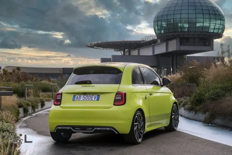 La nuova Abarth 500e 2023: prova su strada - 6