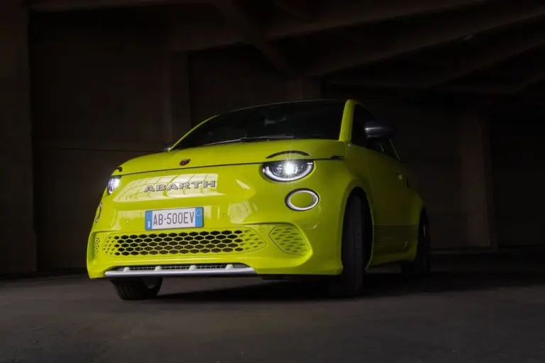 La nuova Abarth 500e 2023: prova su strada - 5