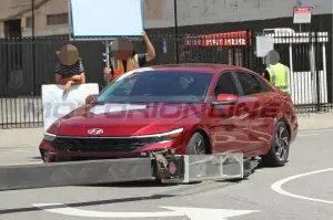 Hyundai Elantra 2024 - Foto Spia 18-05-2023