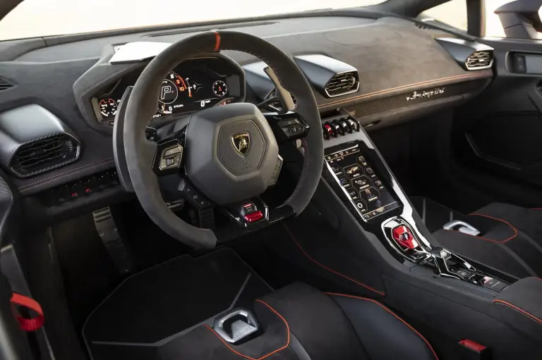 Lamborghini Huracan Sterrato California - 23
