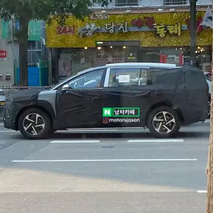 Hyundai Ioniq 7 2024 prototipo foto spia - 5
