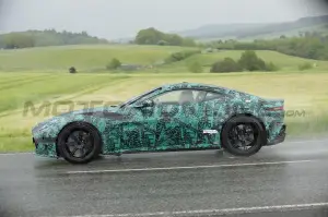Aston Martin Vantage successore - Foto Spia 23-05-2023