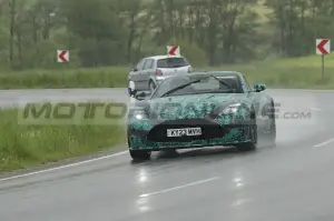 Aston Martin Vantage successore - Foto Spia 23-05-2023