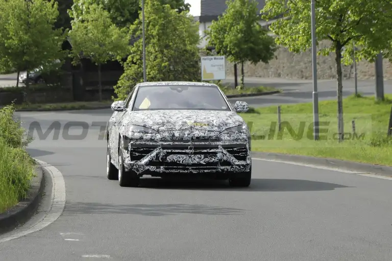 Lamborghini Urus PHEV - Foto Spia 24-05-2023 - 6