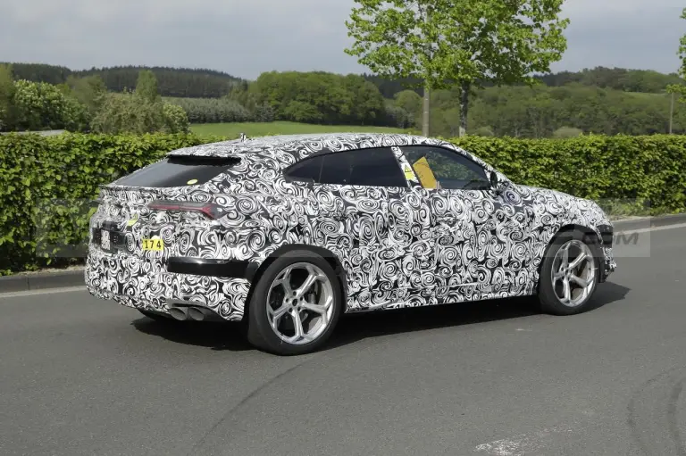 Lamborghini Urus PHEV - Foto Spia 24-05-2023 - 8