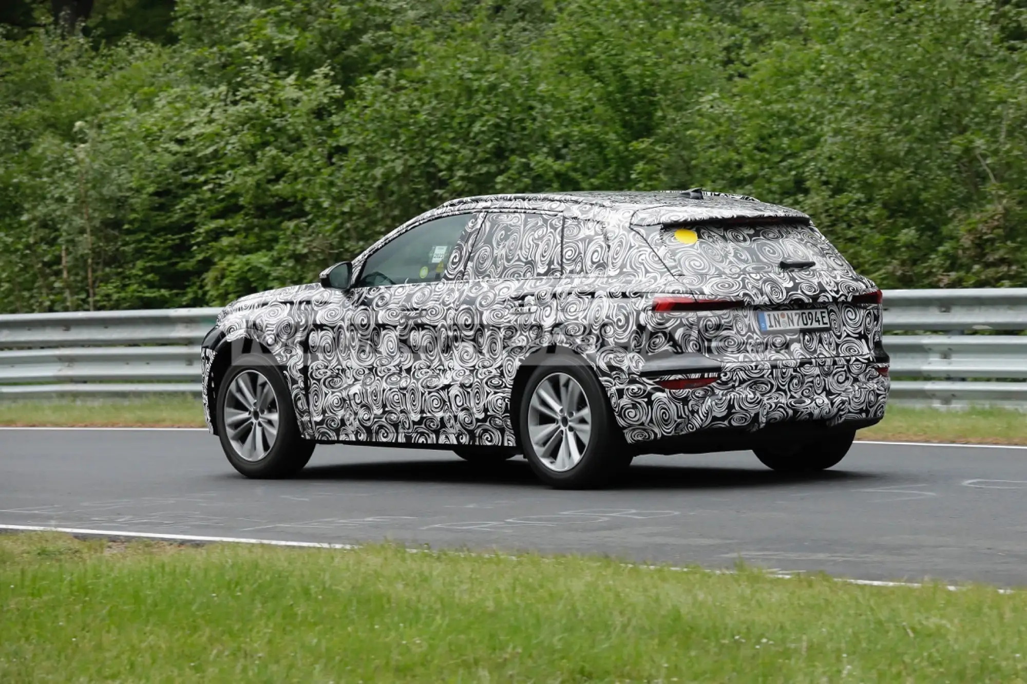 Audi Q6 e-tron - Foto spia 24-5-2023 - 16