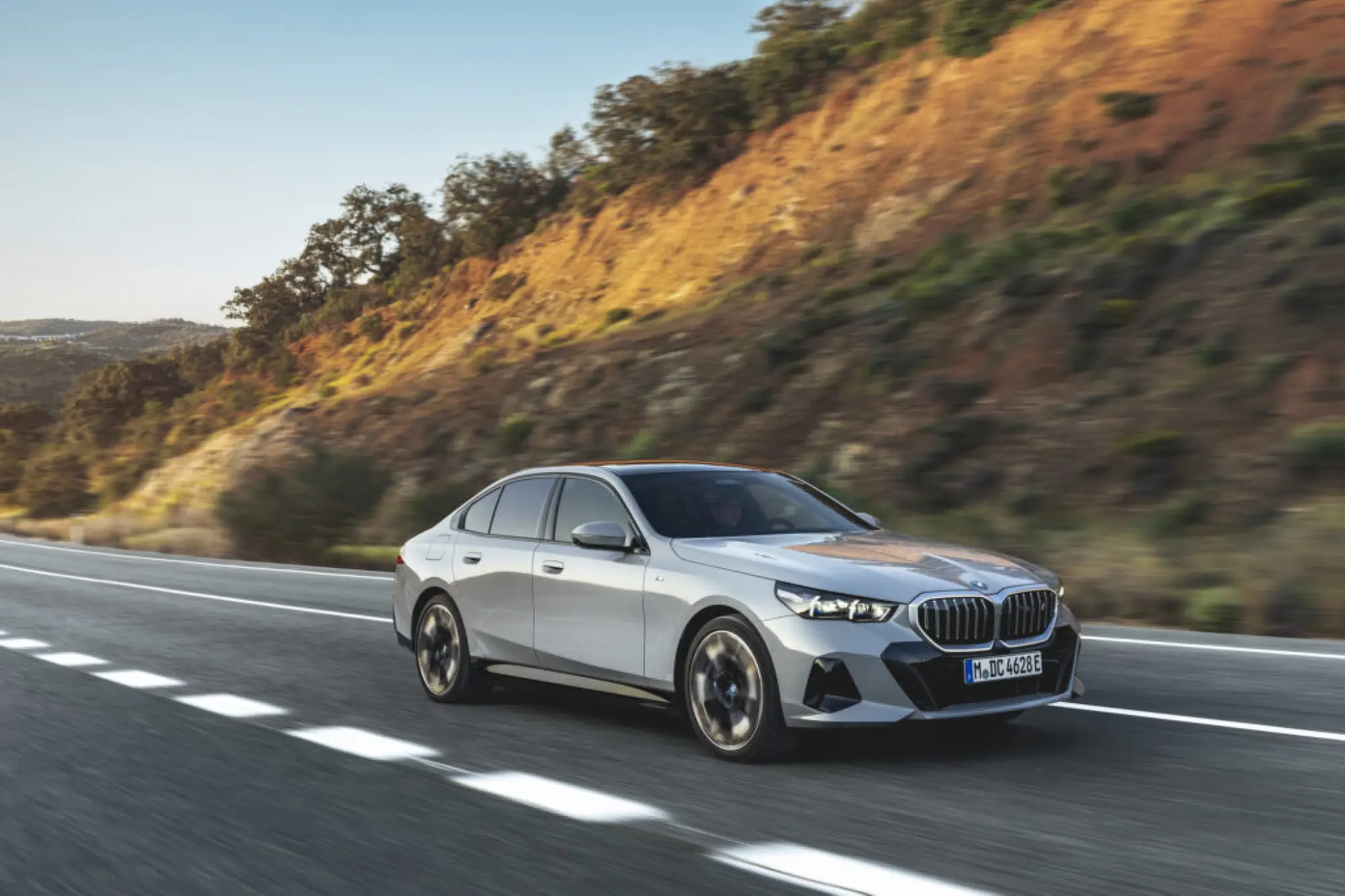BMW Serie 5 e i5 2024 - 37
