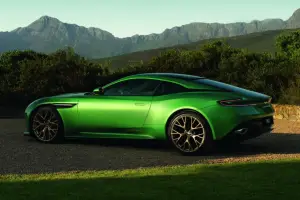 Aston Martin DB12 - 27