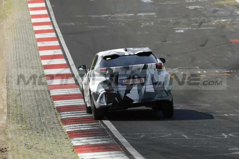Nuova Toyota C-HR - Foto Spia 25-05-2023 - 11