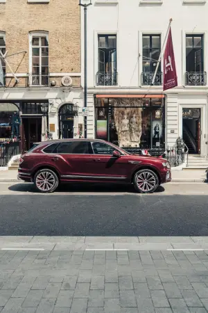 Bentley Bentayga EWB e Continental GTC Speed Huntsman Edition