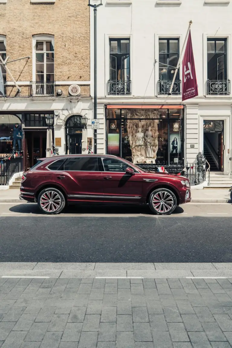 Bentley Bentayga EWB e Continental GTC Speed Huntsman Edition - 11