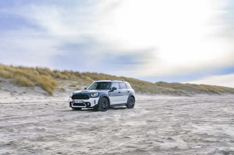 Mini Cooper S Countryman ALL4 Uncharted Edition - 11