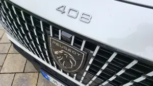 Peugeot 408 2023: come va