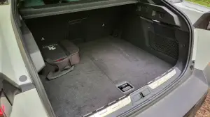 Peugeot 408 2023: come va