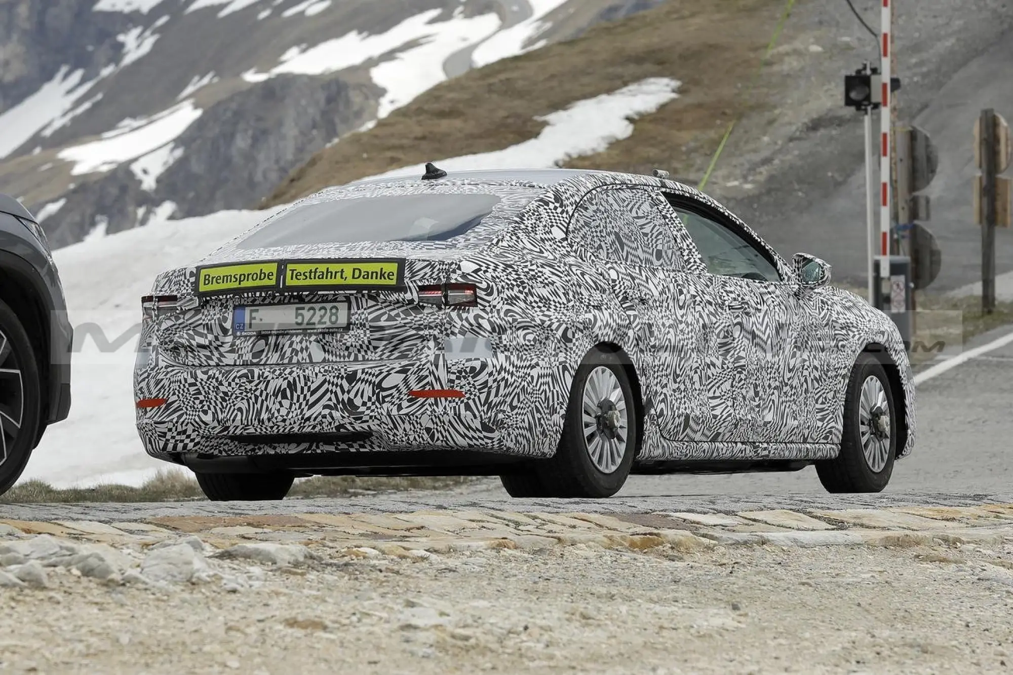 Skoda Superb 2024 - Foto Spia 01-06-2023 - 18