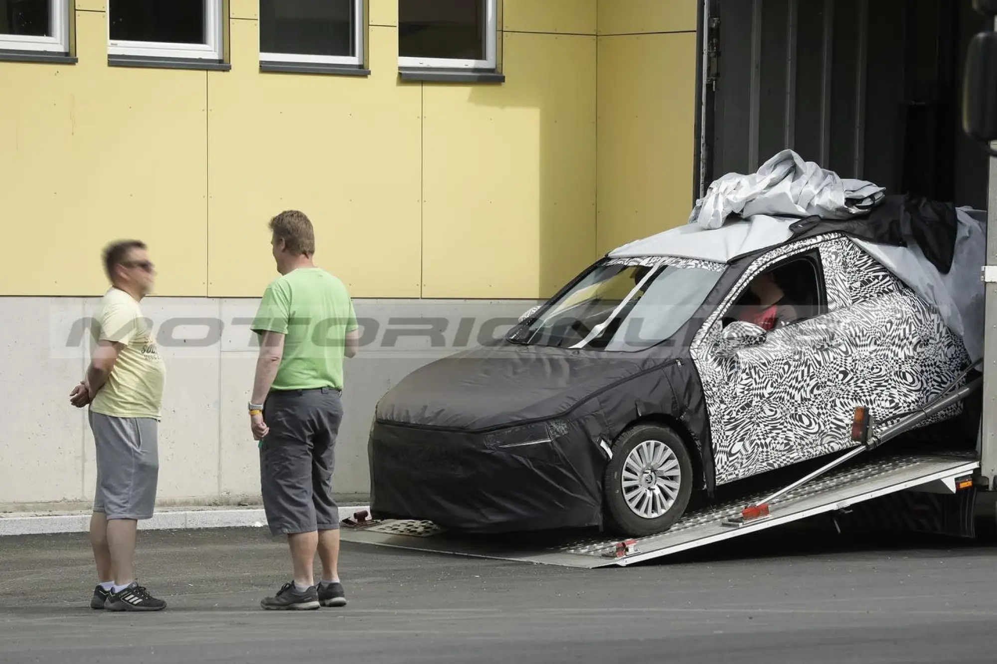 Skoda Superb 2024 - Foto Spia 01-06-2023 - 14