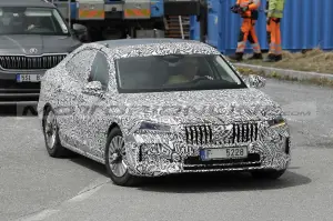 Skoda Superb 2024 - Foto Spia 01-06-2023