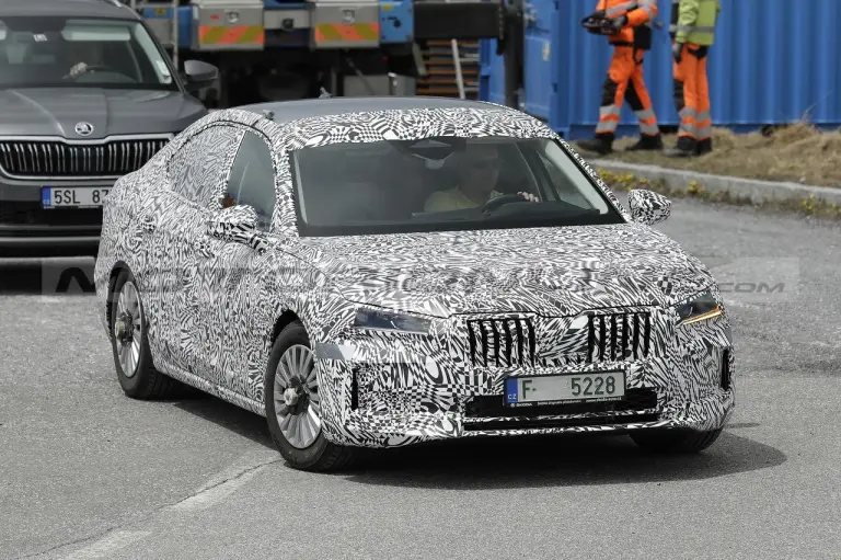 Skoda Superb 2024 - Foto Spia 01-06-2023 - 7