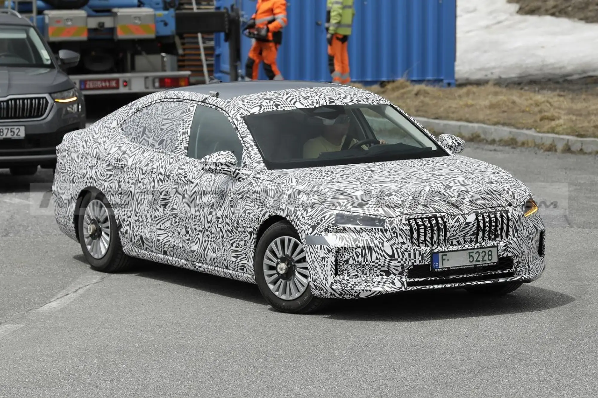 Skoda Superb 2024 - Foto Spia 01-06-2023 - 4