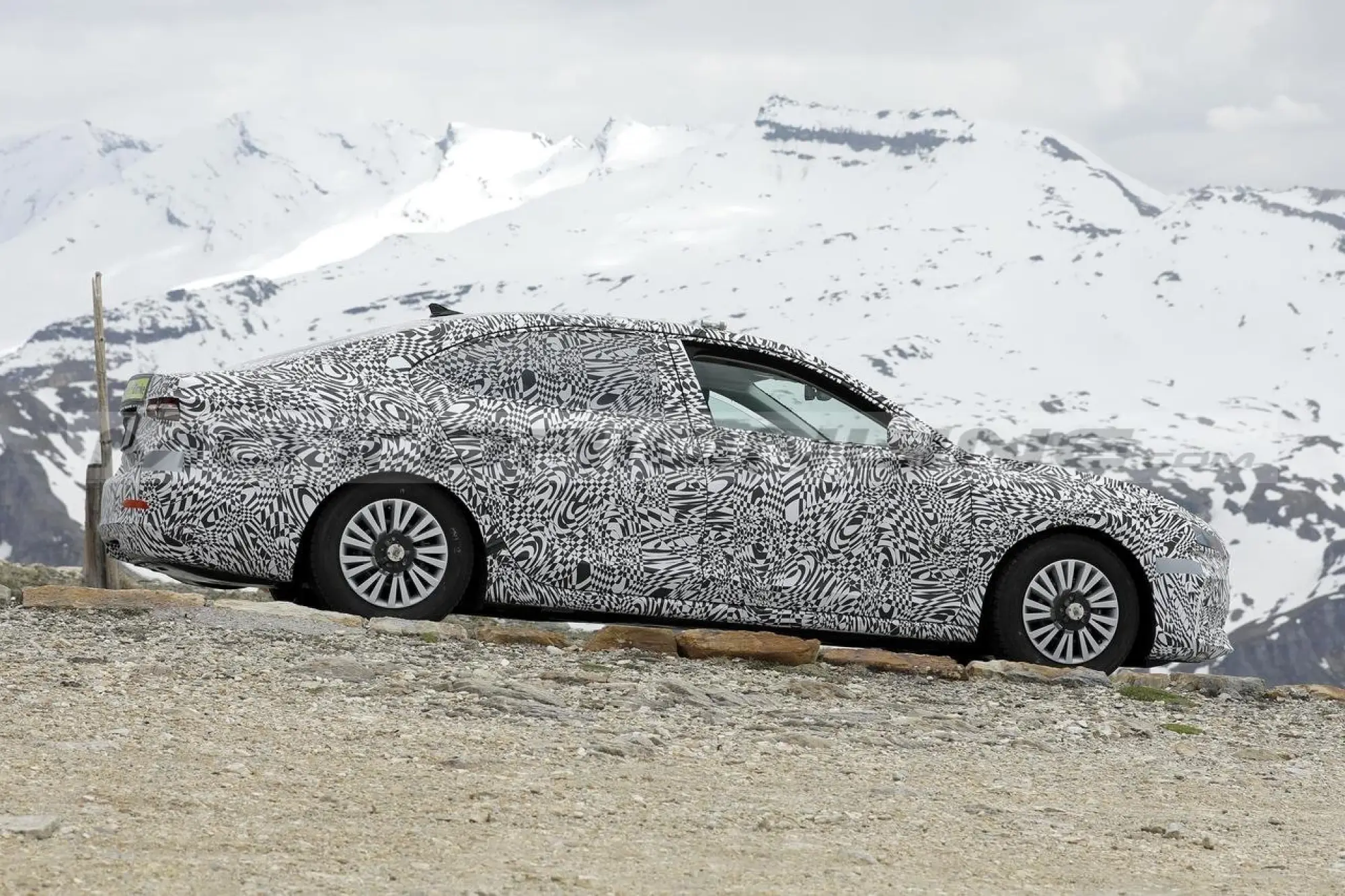 Skoda Superb 2024 - Foto Spia 01-06-2023 - 25