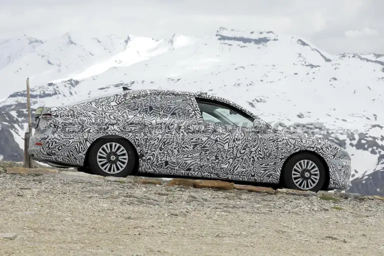 Skoda Superb 2024 - Foto Spia 01-06-2023 - 25