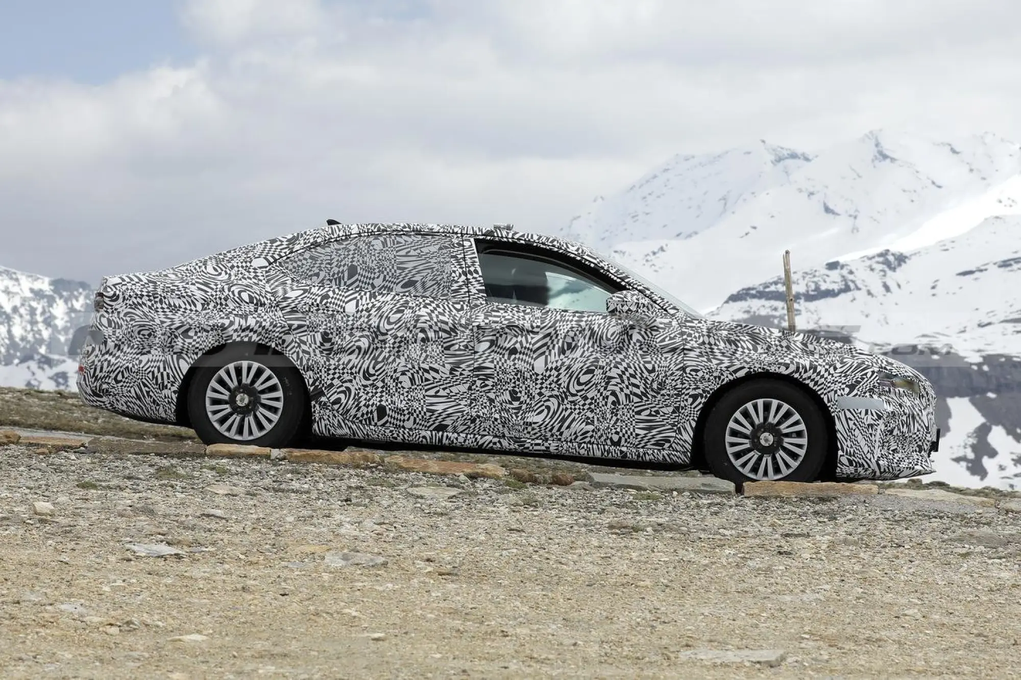 Skoda Superb 2024 - Foto Spia 01-06-2023 - 24