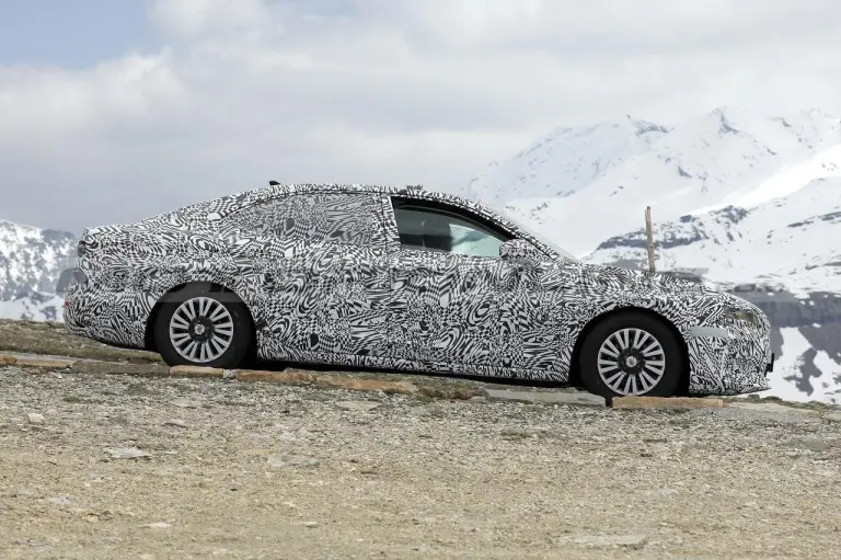 Skoda Superb 2024 - Foto Spia 01-06-2023 - 24