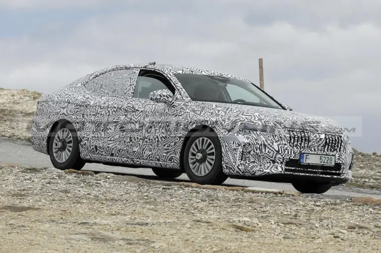 Skoda Superb 2024 - Foto Spia 01-06-2023 - 23