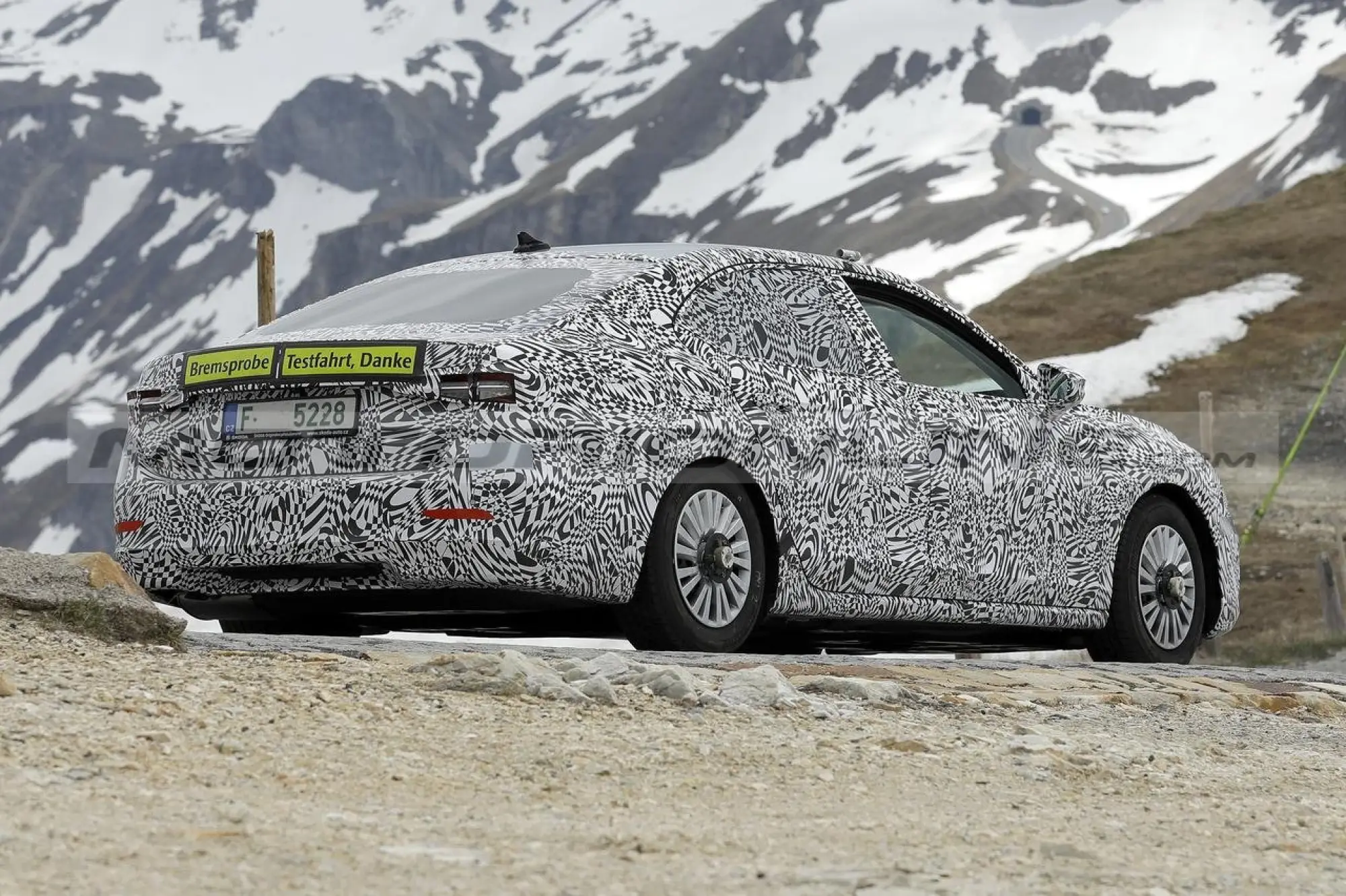 Skoda Superb 2024 - Foto Spia 01-06-2023 - 20