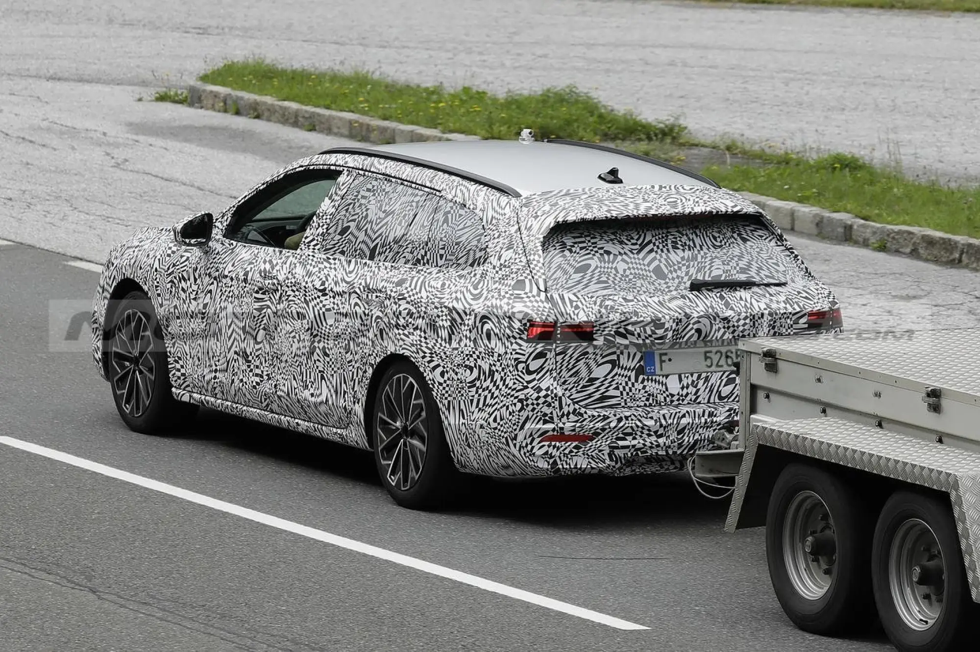 Skoda Superb 2024 - Foto Spia 01-06-2023 - 1