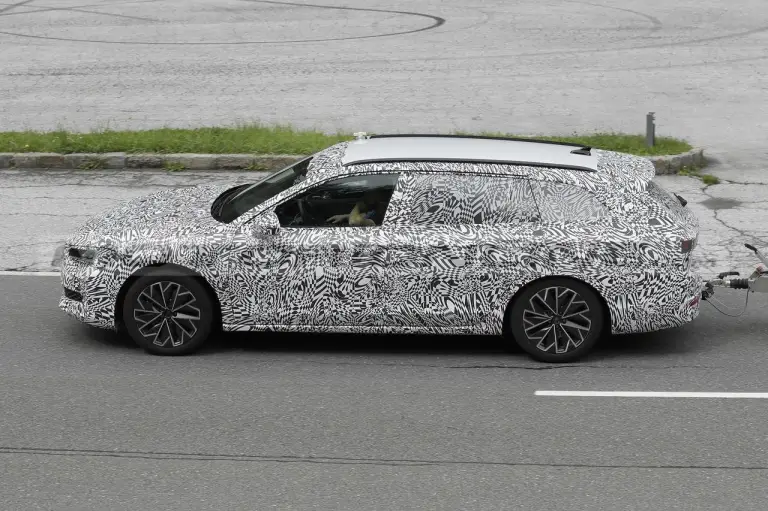 Skoda Superb 2024 - Foto Spia 01-06-2023 - 31